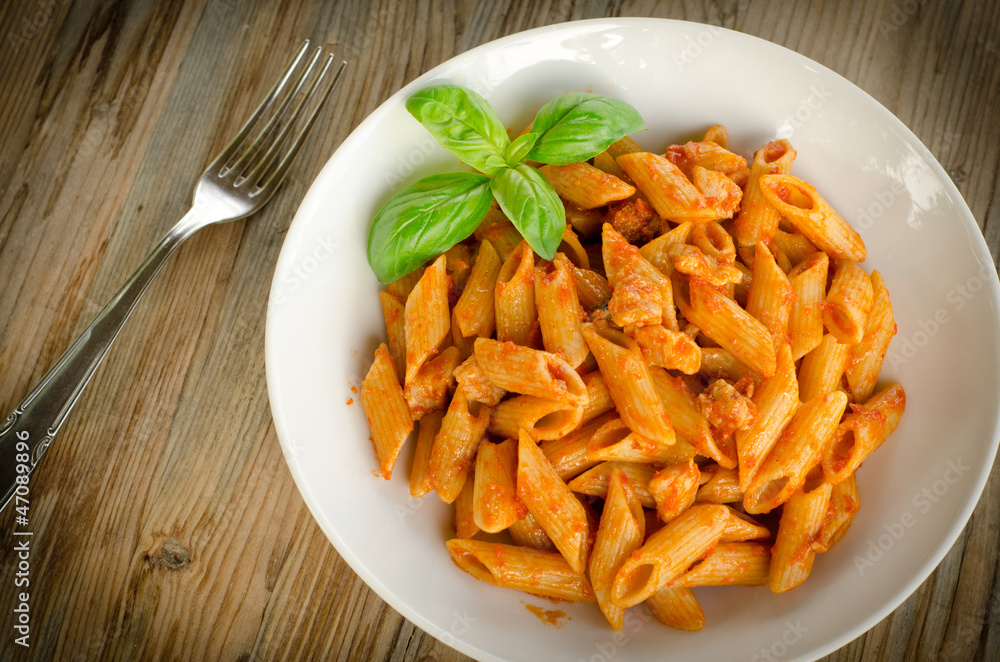Mezze penne al ragù di carne Mezze penne al ragù di carne