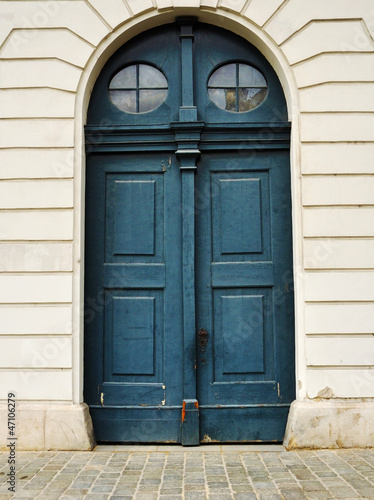 Big blue door © Vladyslav Siaber