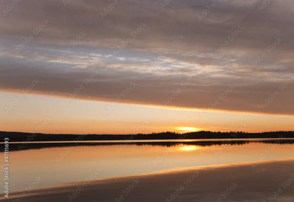 Obraz premium Beautiful sunrise over a Lake
