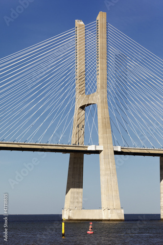 part of Vasco da Gama bridge © Frédéric Prochasson