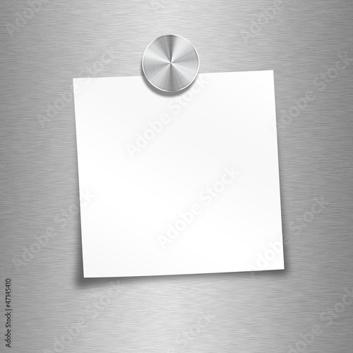Notizzettel klein weiß mit Magnet befestigt - leer