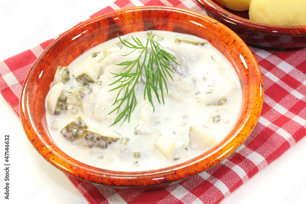 marinierter Sahnehering mit Dill