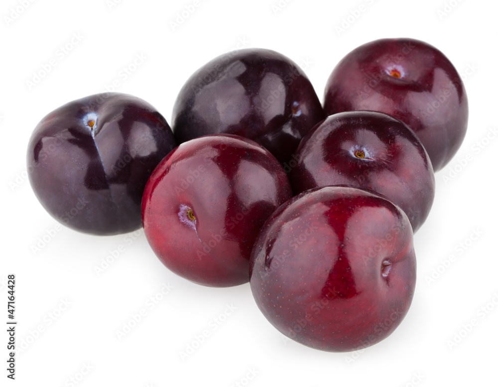 Fototapeta premium plums isolated on white