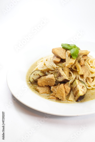 Spaghetti with green curry