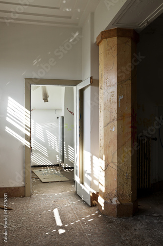 abandoned building  empty room with column