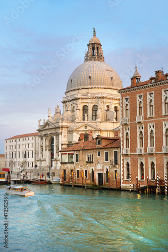 Basilica di Santa Maria della Salute, Venezia © lapas77