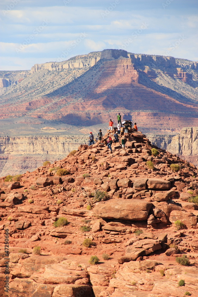 Grand Canyon - Hügel mit Besuchern