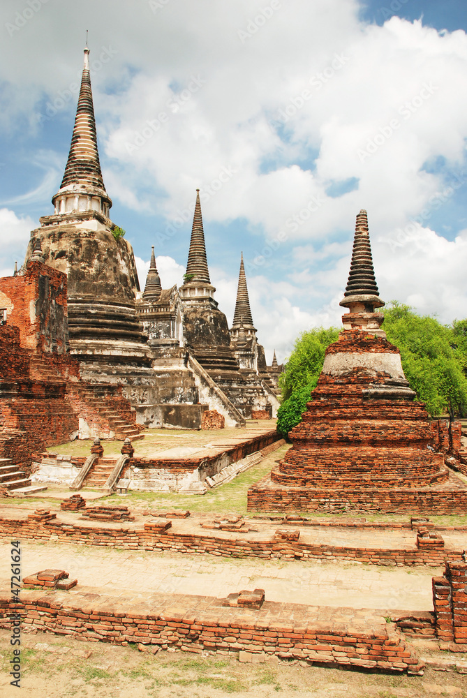 Fototapeta premium Ruined temple in Ayutthaya, Thailand