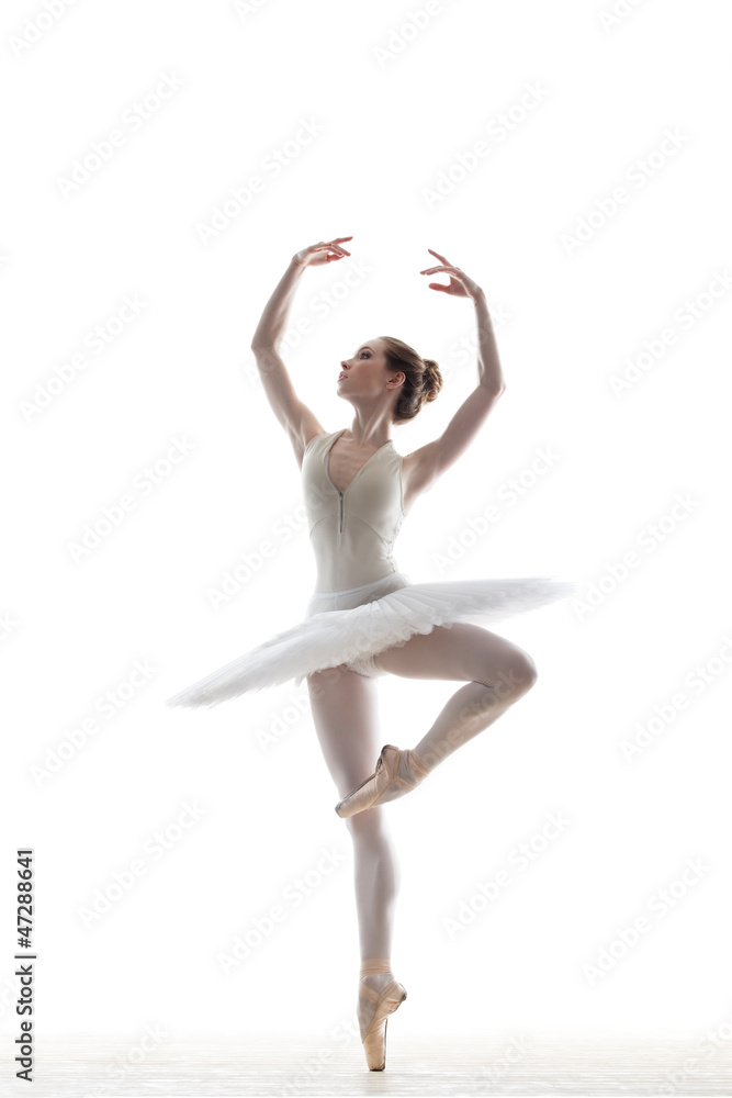 sillhouette of ballerina
