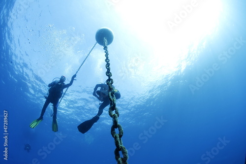 subacqueo immersione risalita catena boa photo