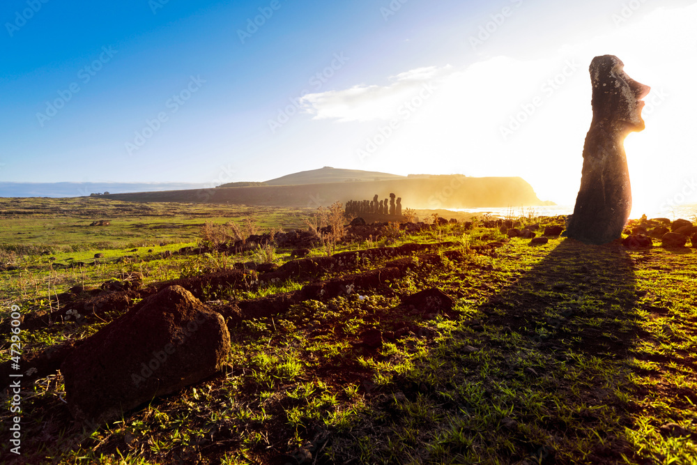 Fototapeta premium Standing moai at sunrise in Easter Island