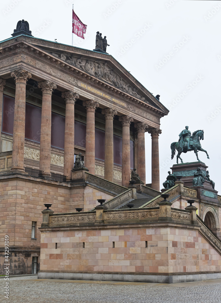 Naklejka premium Alte Nationalgalerie on Museumsinsel in Berlin