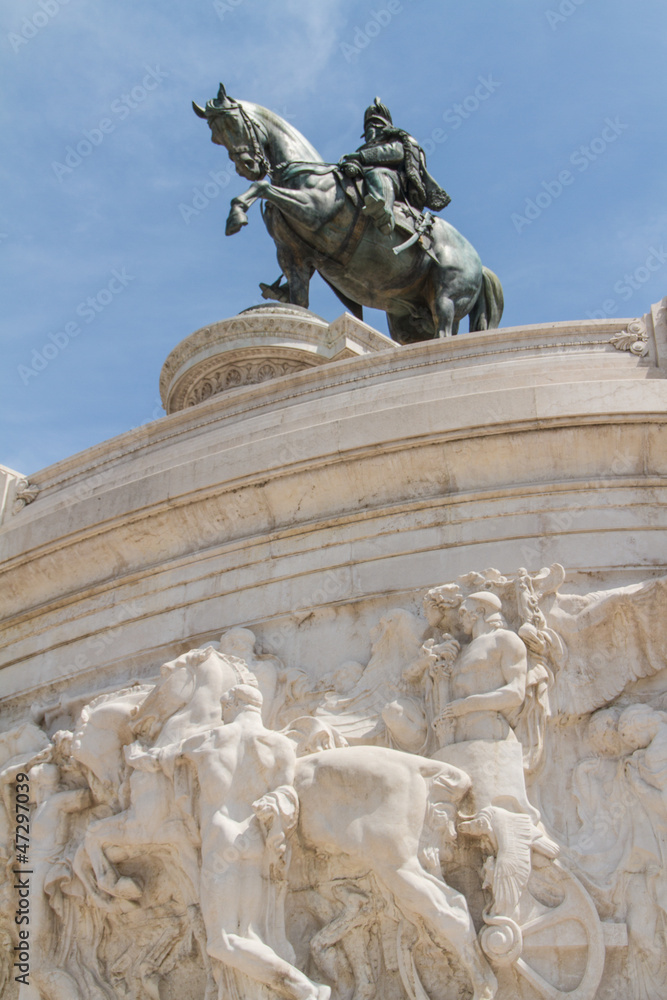 Obraz premium Equestrian monument to Victor Emmanuel II near Vittoriano at day