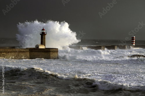 Porto Waves