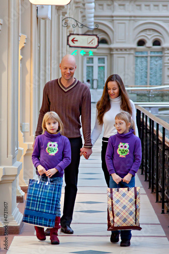 Father and mother with children