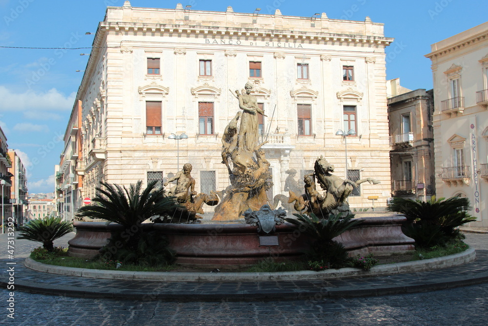 Siracusa, Piazza Archimede, Fontana di Artemide