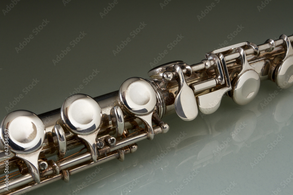 Obraz premium close-up of a silver flute