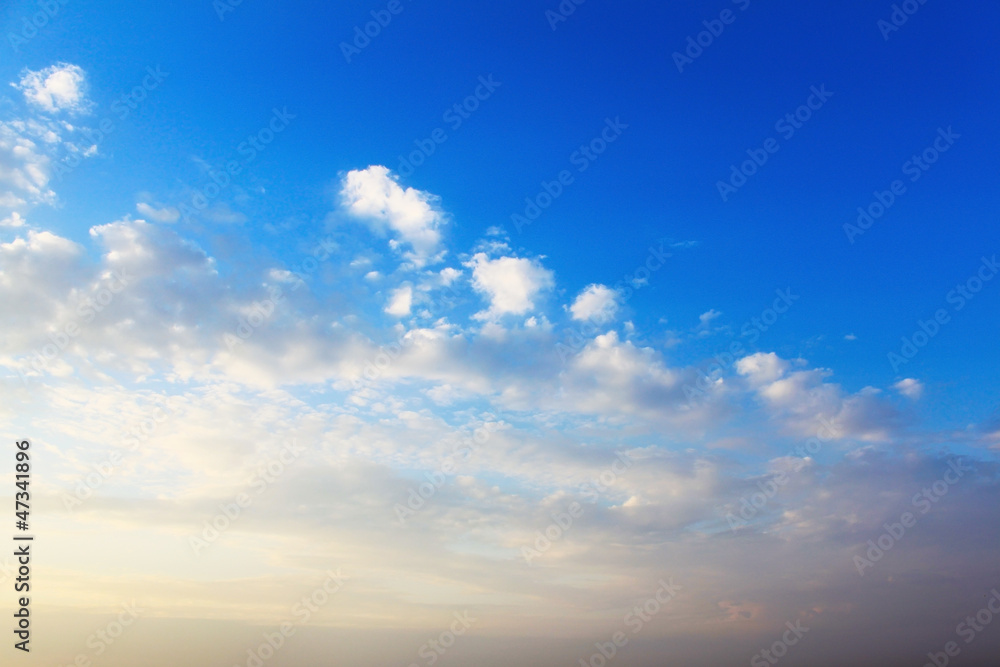 Naklejka premium Evening sky
