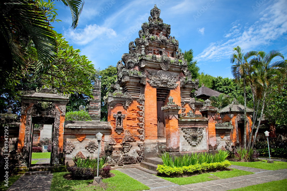 Entrance gate of Negeri Propinsi Museum in Denpasar,  Bali - obrazy, fototapety, plakaty 