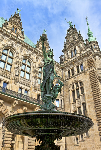 Hygieia Brunnen, Hamburg Rathaus city hall