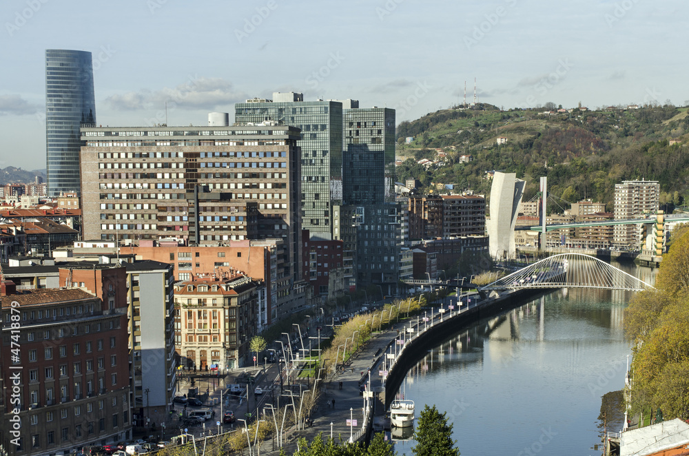 Vistas de Bilbao ciudad.