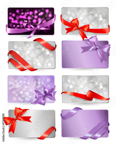 Set of beautiful gif cards with red gift bows with ribbons Vecto