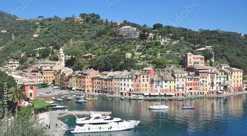 der bekannte Touristenort Portofino an der italienischen Riviera © travelpeter