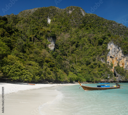 Ko Phi Phi Island - Thailand © mrallen
