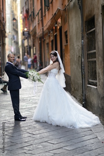 Sposi nei vicoli di Genova