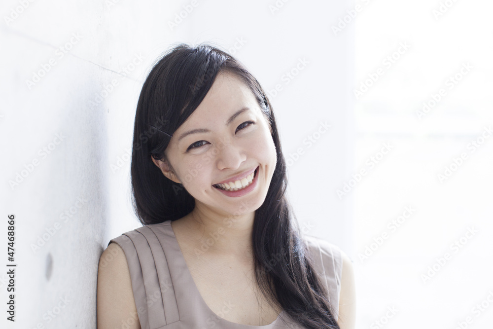 笑顔の女性 笑顔の女性