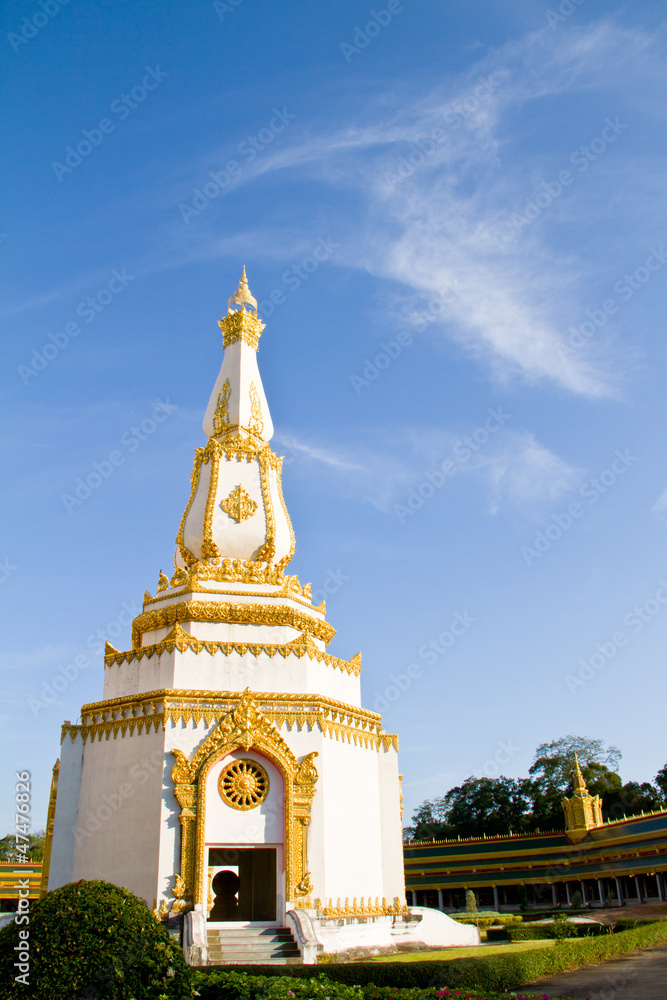 Naklejka premium Maha Chedi Chaimongkol at Roi et Province Thailand