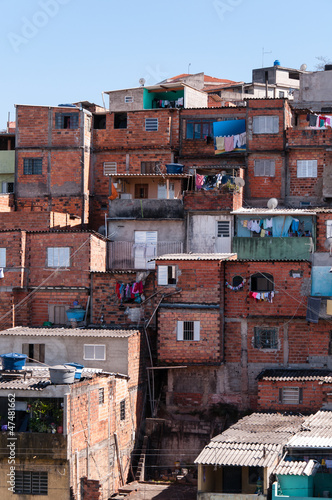 Shacks in the slum in Sao Paulo © Cifotart
