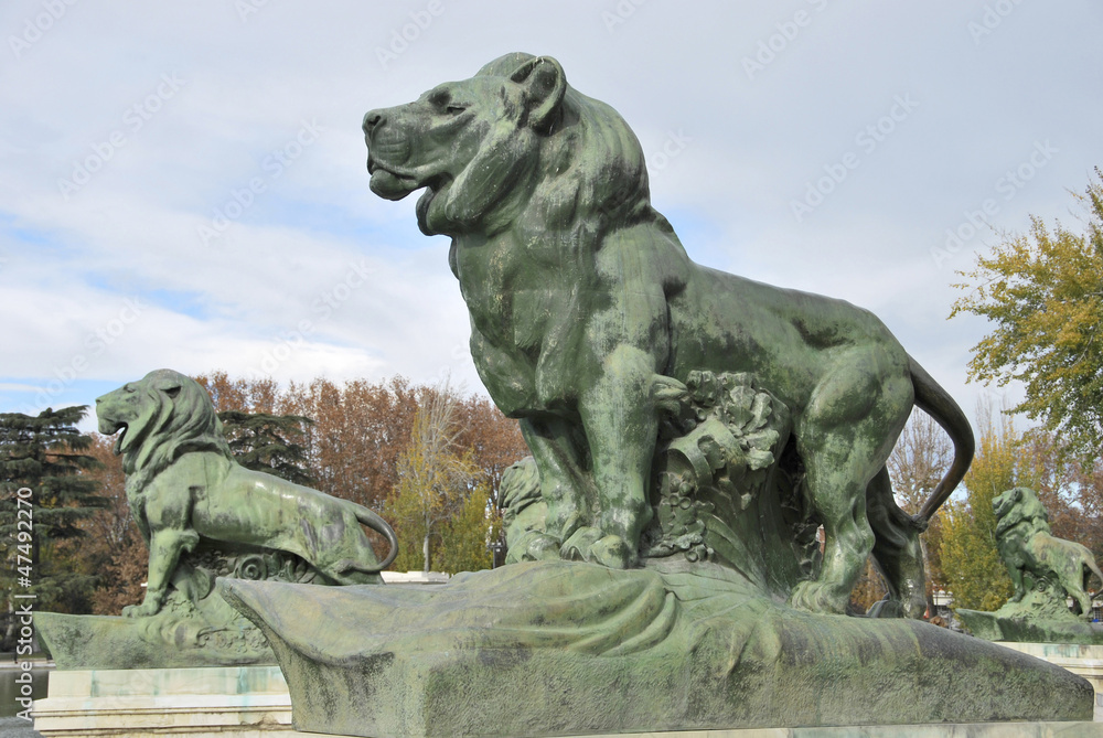 lions esculptures