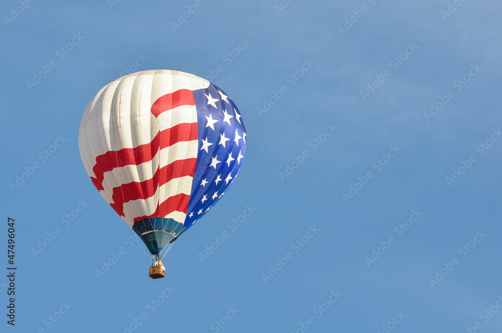 Obraz premium Red White and Blue Hot Air Balloon