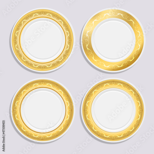Assiette_Or_Nappe_Blanche