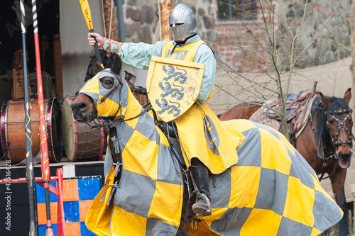 Ritter zu Pferd