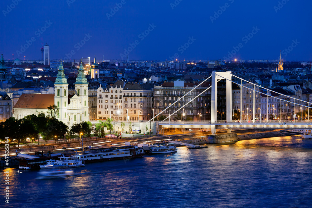 Fototapeta premium City of Budapest at Night