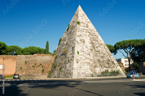 Canvas Print Pyramid of Cestius, Ancient Roman tomb in Rome, Italy