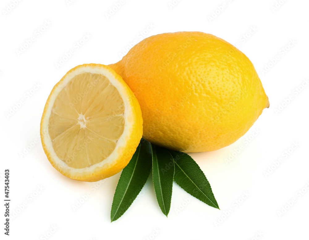 Ripe lemon slices and leaves