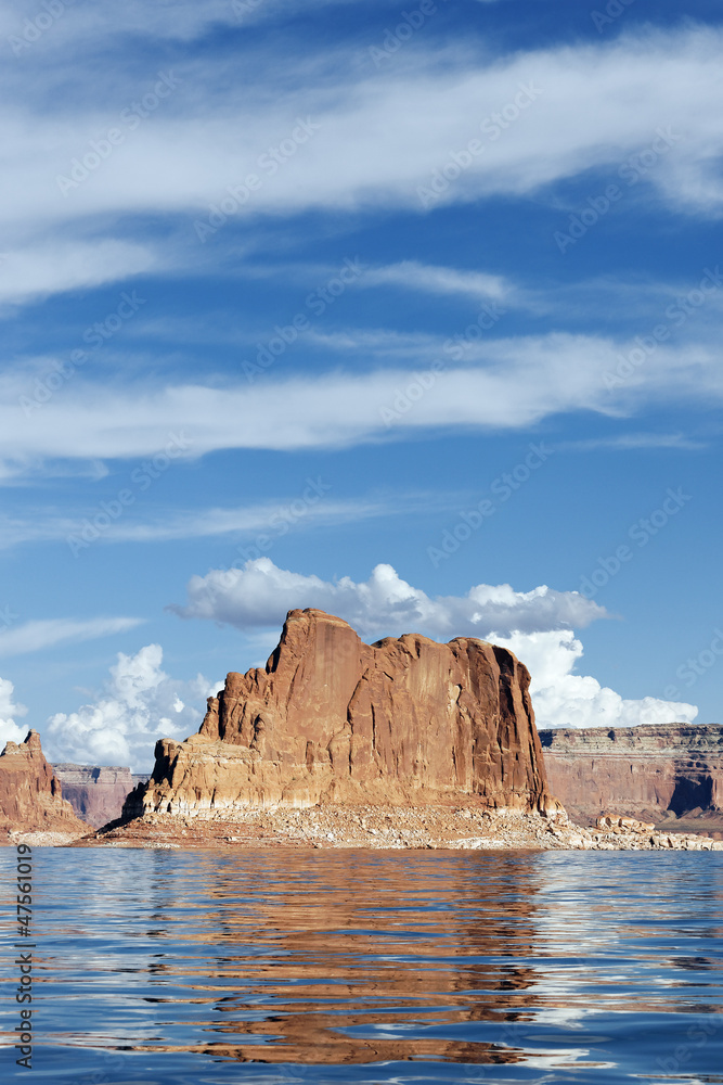 cliffs of Lake Powell