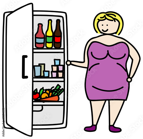 Frau am Kühlschrank