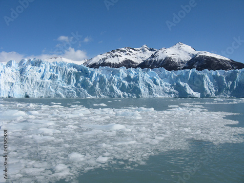 Perito Moreno Glacier © adriel80