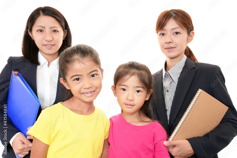 塾の講師と生徒達 塾の講師と生徒達