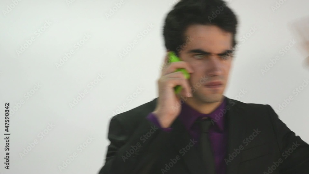 hablando telefono movil joven hablando telefono movil joven