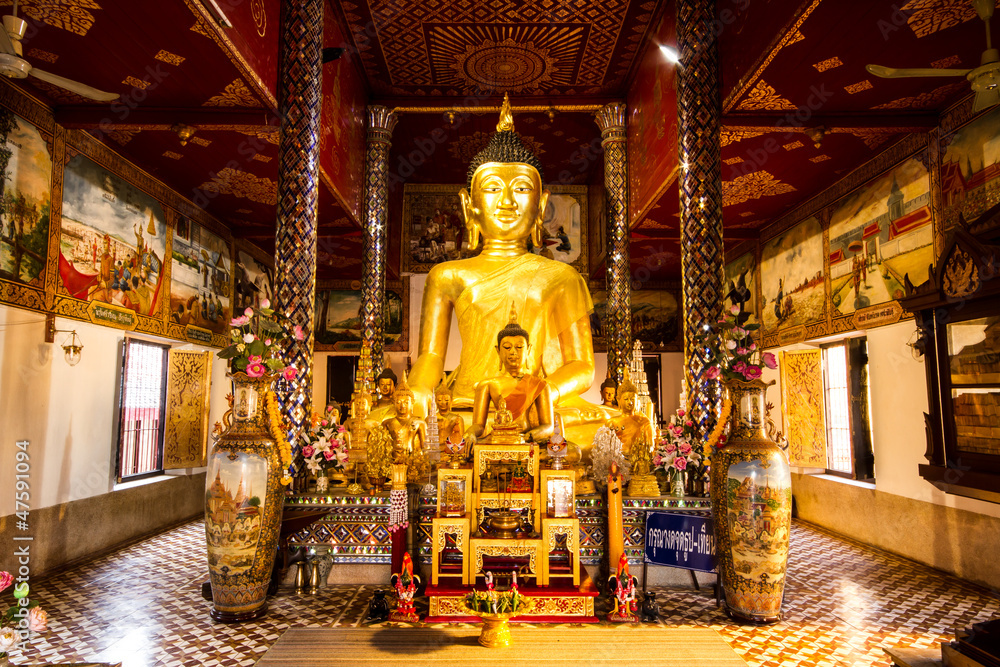 buddha statue in wat Hariphunchai lamphun Thailand