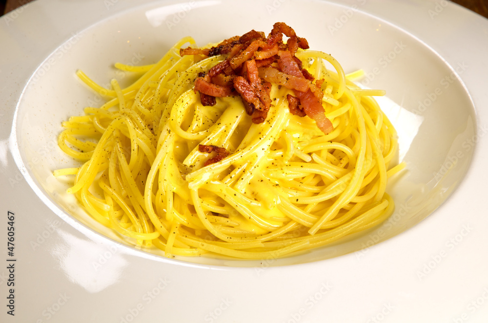 Traditional italian plate, spaghetti alla carbonara