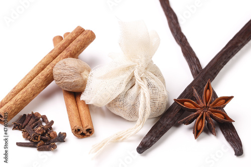 Fototapeta Naklejka Na Ścianę i Meble -  Set of spices for mulled wine