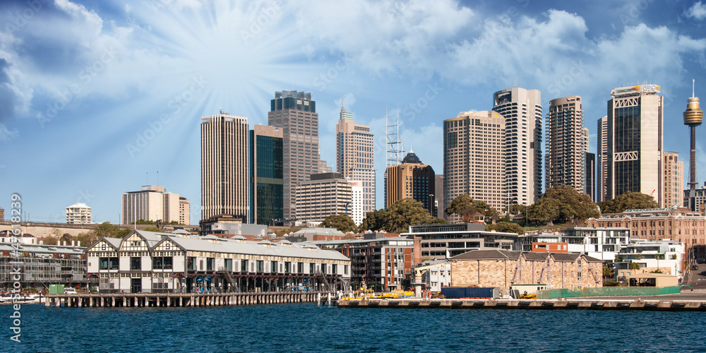 Skyscrapers of Sydney Harbour in Port Jackson, natural harbour o Skyscrapers of Sydney Harbour in Port Jackson, natural harbour o