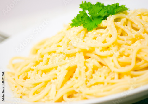 spaghetti with cheese