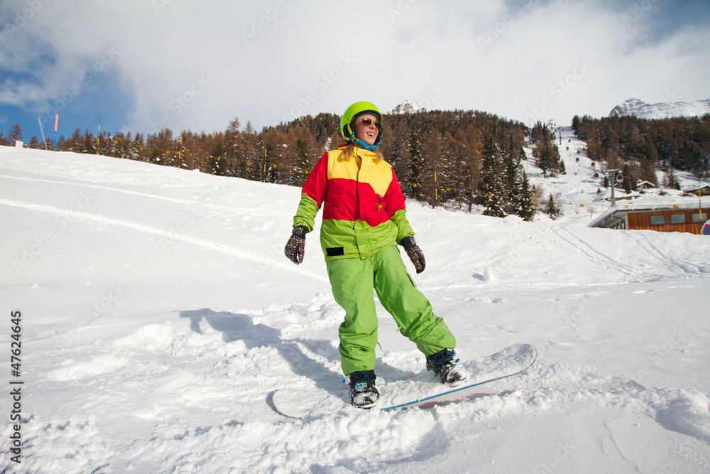 lady snowboarder